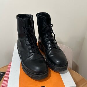 Thursday Boot Company Black Lace-Up Women's Boots sz 9